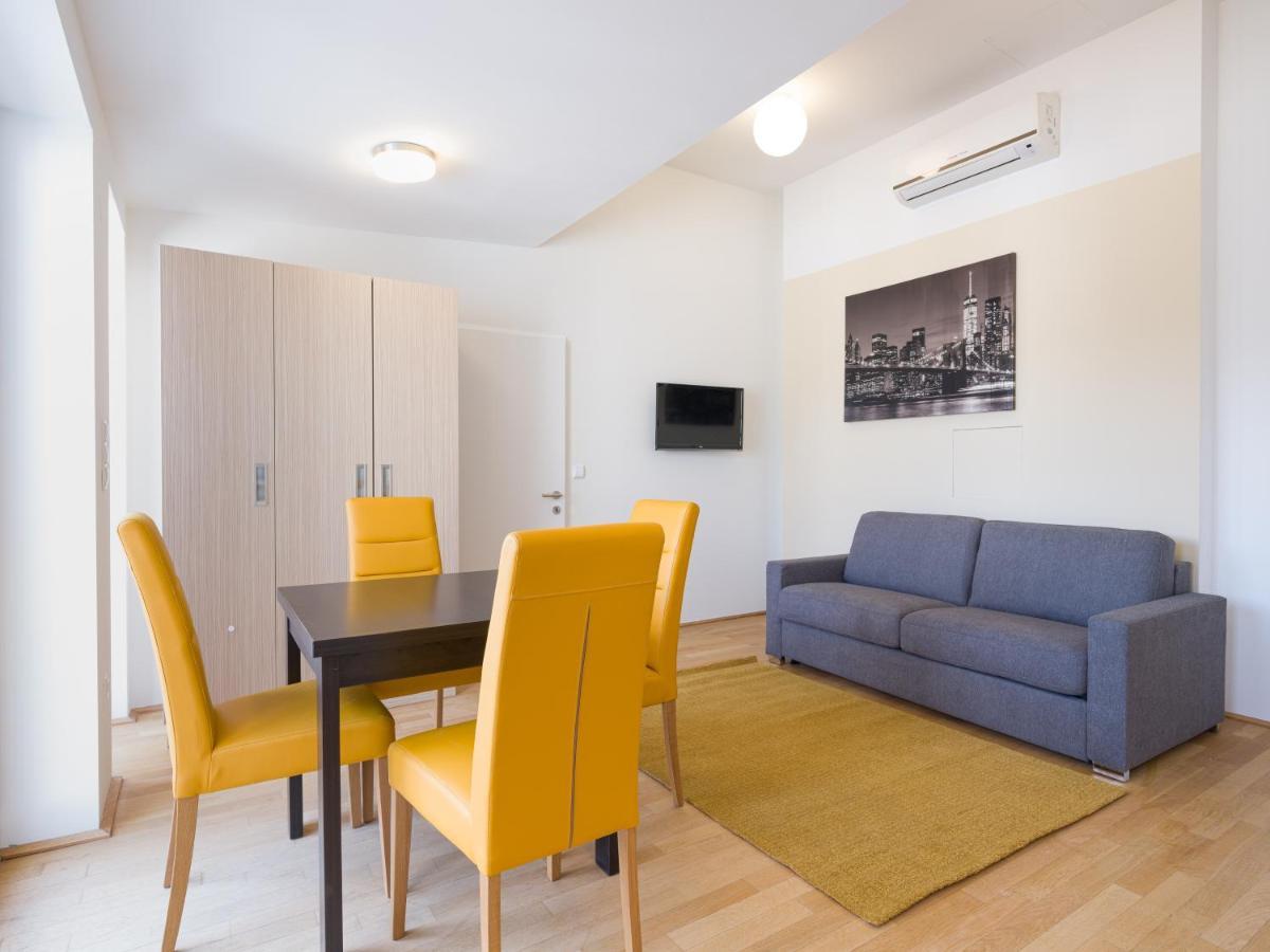 Vienna Stay Apartments Pezzl 1170 ภายนอก รูปภาพ