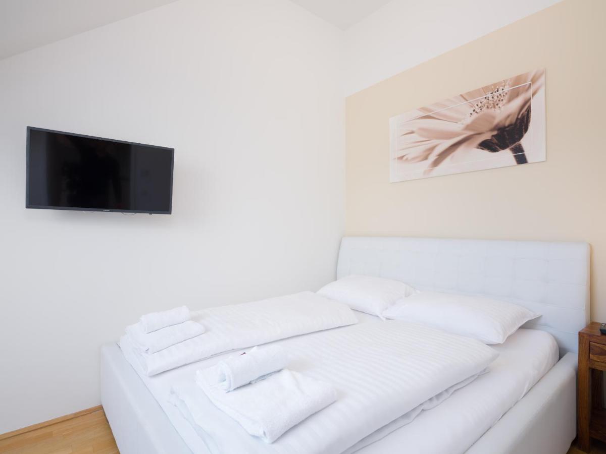 Vienna Stay Apartments Pezzl 1170 ภายนอก รูปภาพ