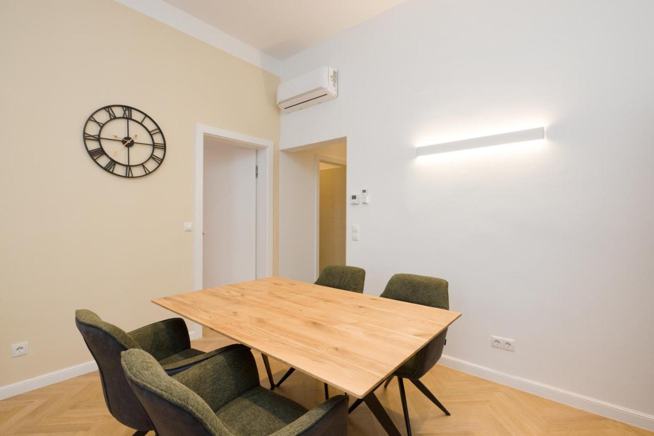 Vienna Stay Apartments Pezzl 1170 ภายนอก รูปภาพ