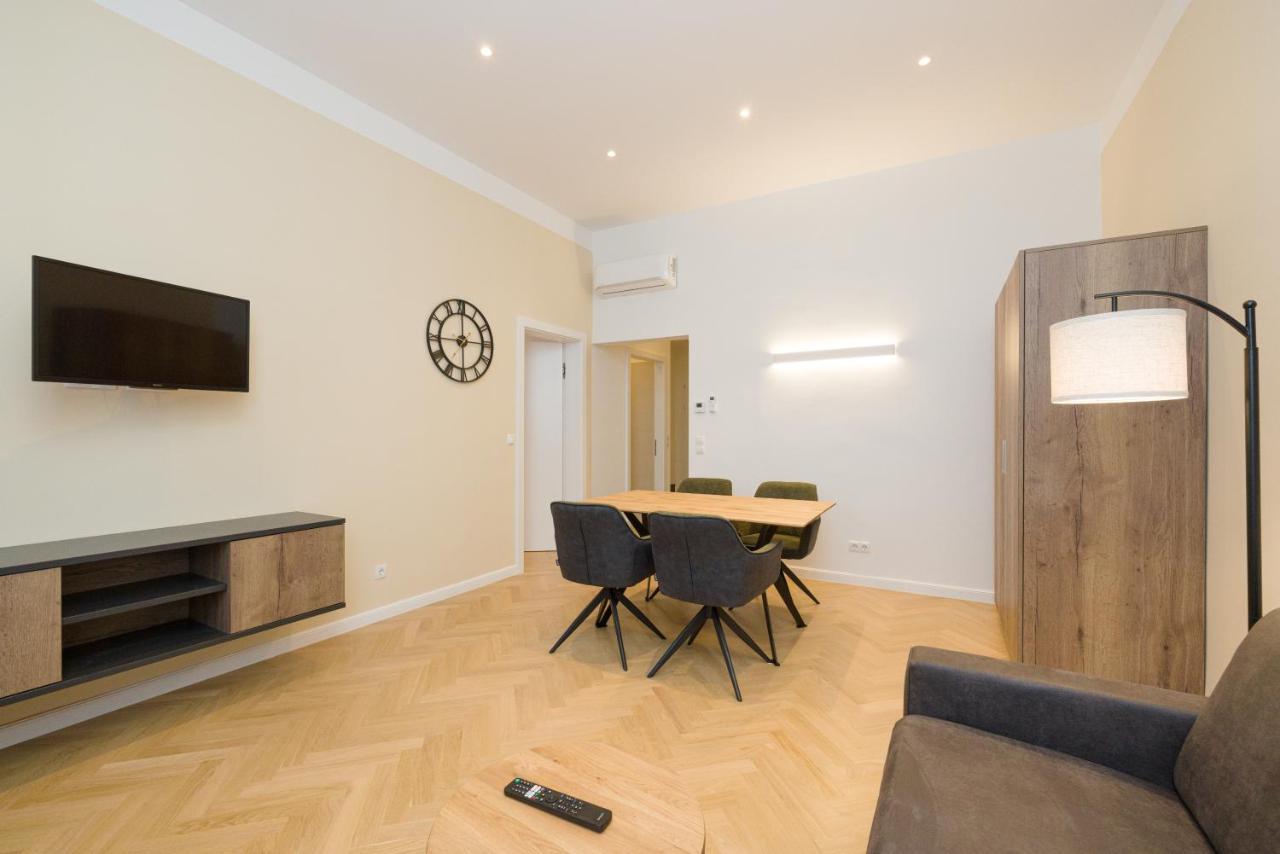 Vienna Stay Apartments Pezzl 1170 ภายนอก รูปภาพ