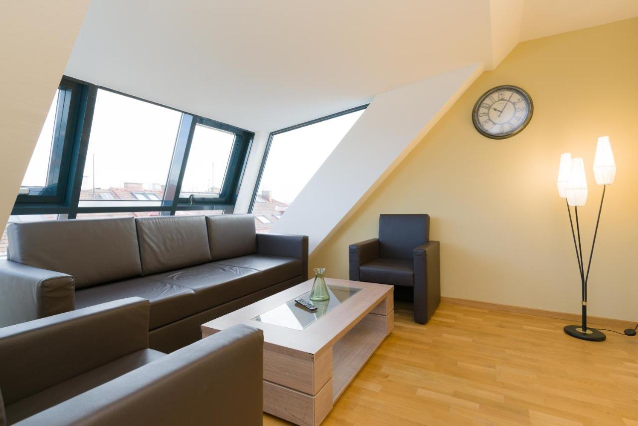 Vienna Stay Apartments Pezzl 1170 ภายนอก รูปภาพ