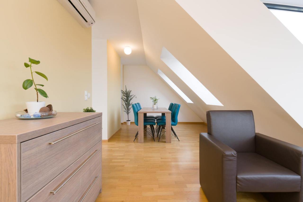 Vienna Stay Apartments Pezzl 1170 ภายนอก รูปภาพ
