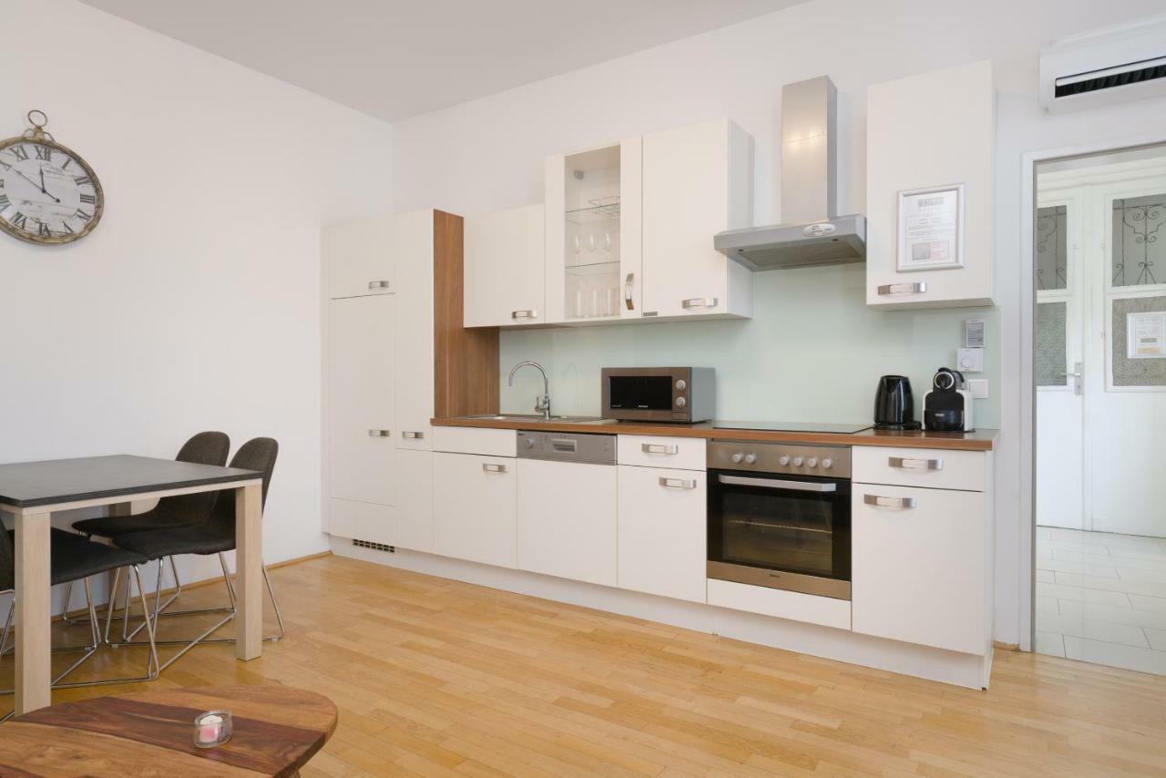 Vienna Stay Apartments Pezzl 1170 ภายนอก รูปภาพ
